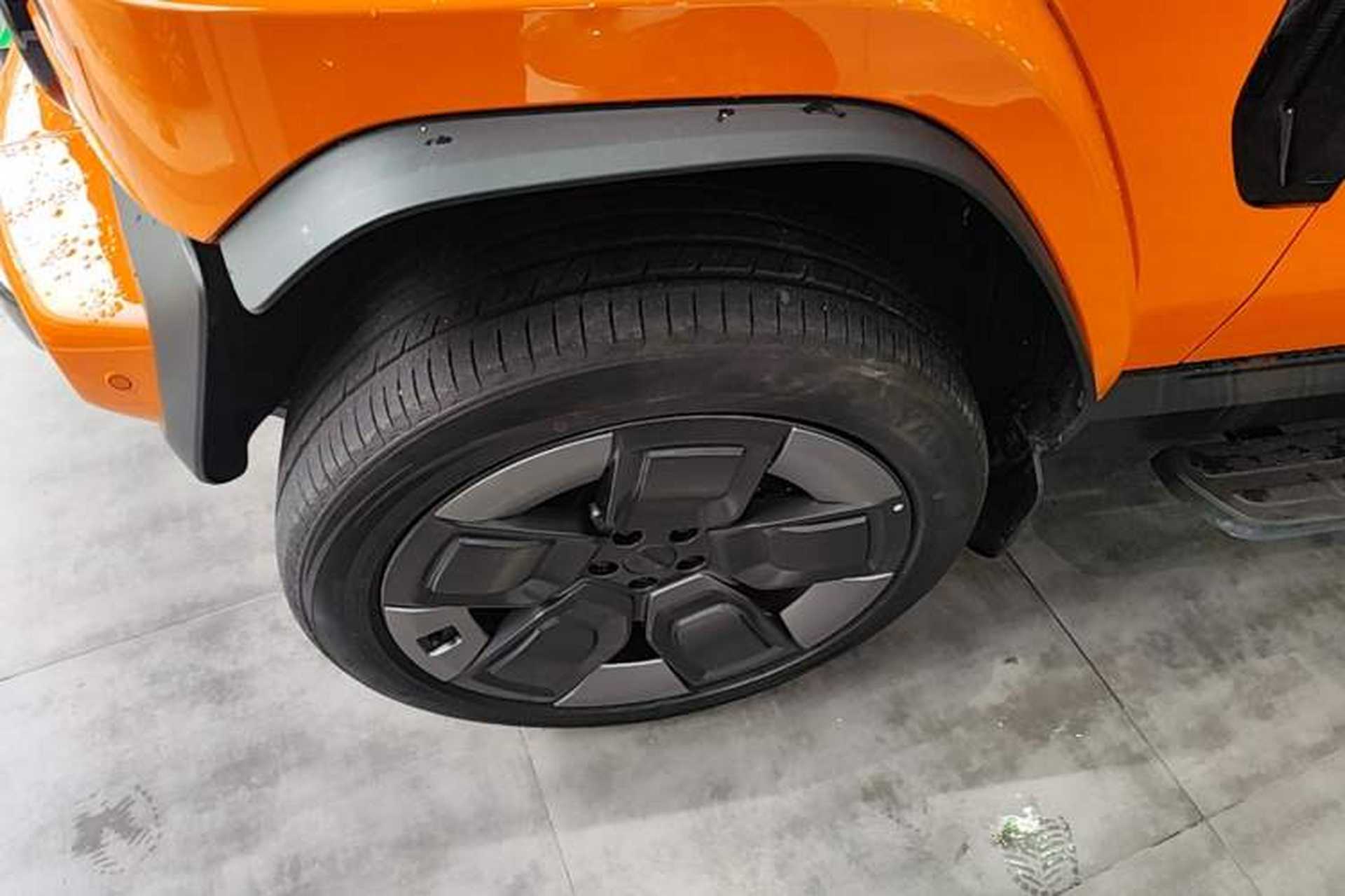 Used iCAR V23 2026 Model V23S 501 Four-Wheel Drive Peak Performance Edition Left Front Wheel Hub