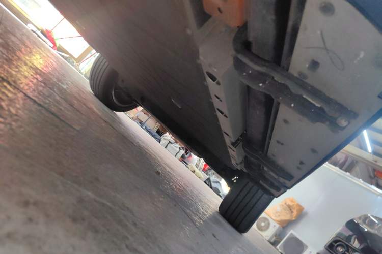 Used iCAR V23 2026 Model V23S 501 Four-Wheel Drive Peak Performance Edition Left Side Sill