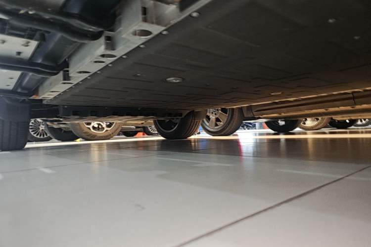 Used iCAR V23 2026 Model V23S 501 Four-Wheel Drive Peak Performance Edition Left Side Sill