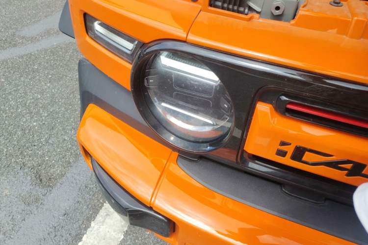 Used iCAR V23 2026 Model V23S 501 Four-Wheel Drive Peak Performance Edition Right Front Headlight