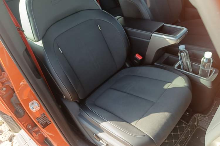Used iCAR V23 2026 Model V23S 501 Four-Wheel Drive Peak Performance Edition Right Front Seat