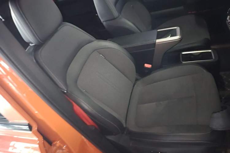 Used iCAR V23 2026 Model V23S 501 Four-Wheel Drive Peak Performance Edition Right Front Seat
