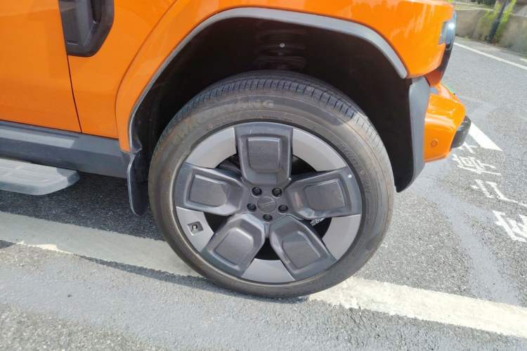 Used iCAR V23 2026 Model V23S 501 Four-Wheel Drive Peak Performance Edition Right Front Wheel Hub