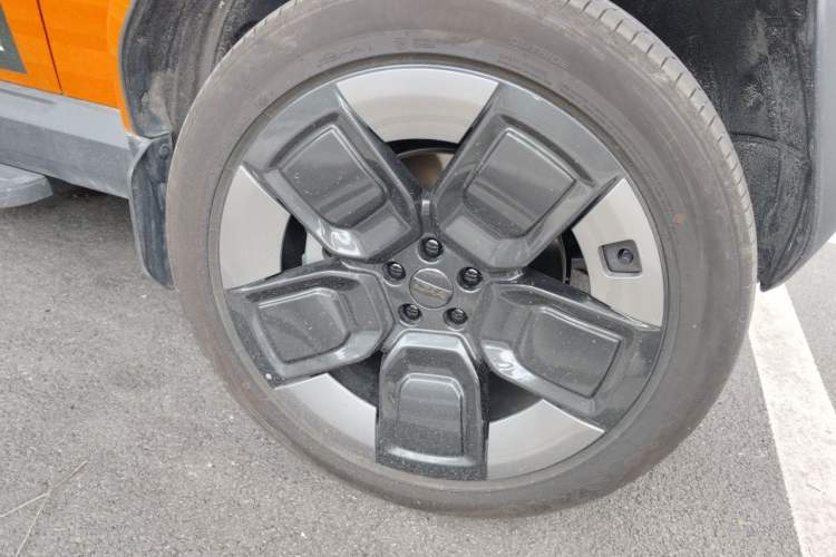 Used iCAR V23 2026 Model V23S 501 Four-Wheel Drive Peak Performance Edition Right Front Wheel Hub