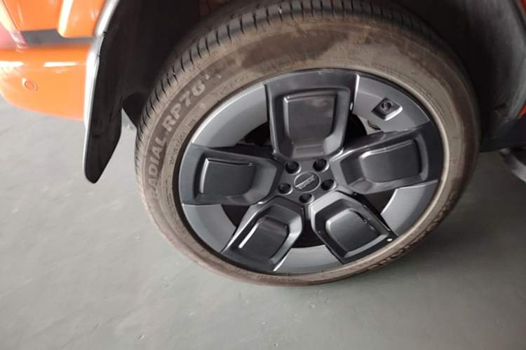 Used iCAR V23 2026 Model V23S 501 Four-Wheel Drive Peak Performance Edition Right Rear Wheel Hub