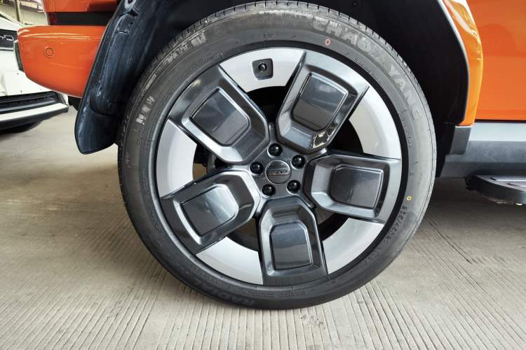 Used iCAR V23 2026 Model V23S 501 Four-Wheel Drive Peak Performance Edition Right Rear Wheel Hub