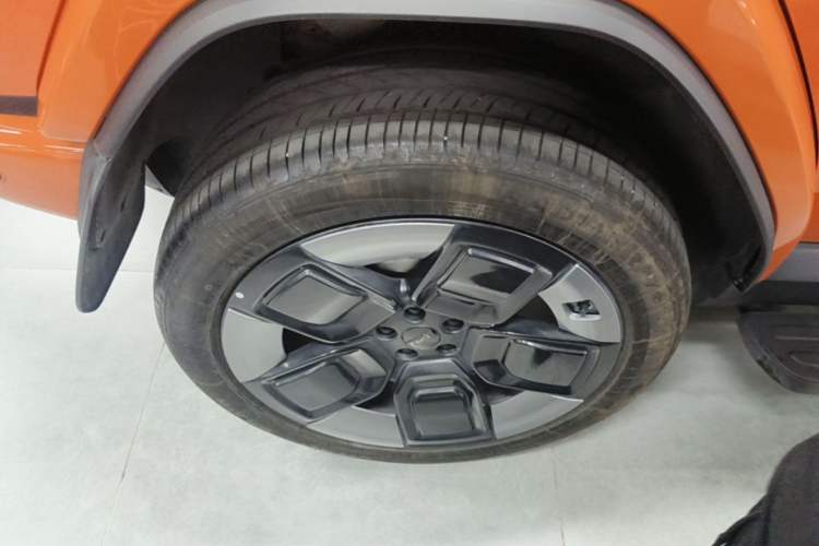Used iCAR V23 2026 Model V23S 501 Four-Wheel Drive Peak Performance Edition Right Rear Wheel Hub