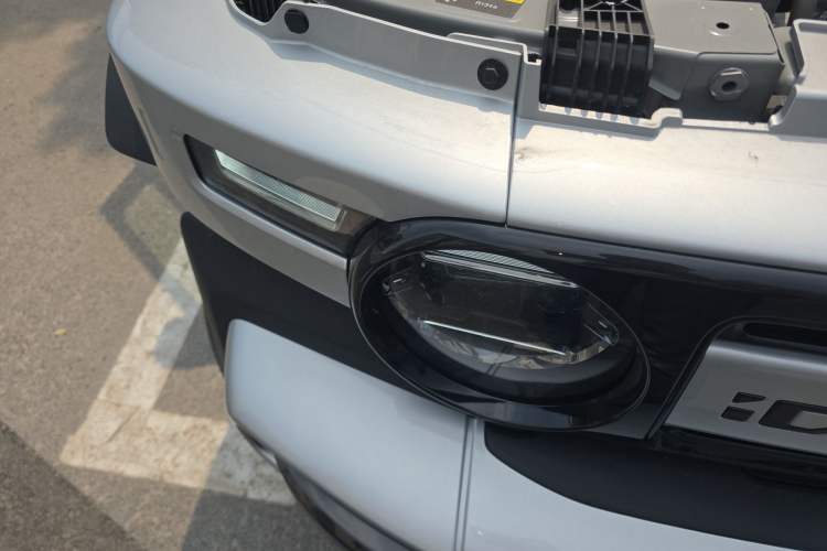 Used iCAR V23 2026 Model 550 Two-Wheel Drive Super Sports Edition Right Front Headlight