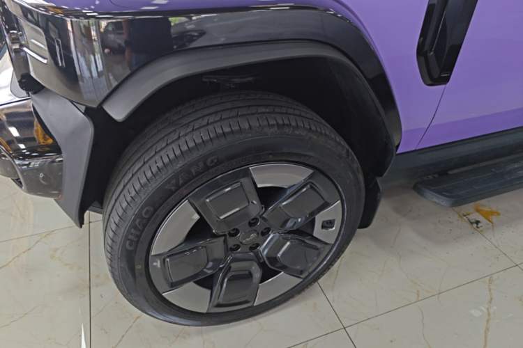 Used iCAR V23 2026 Model V23S 501 Four-Wheel Drive Peak Performance Edition Left Front Wheel Hub