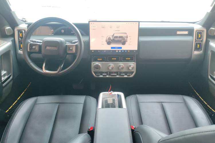 Used iCAR V23 2026 Model 401 Two-Wheel Drive Super Sports Edition Center Console