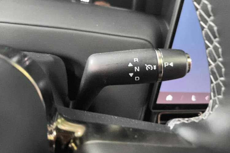 Used iCAR V23 2026 Model V23S 501 Four-Wheel Drive Peak Performance Edition Gear Lever