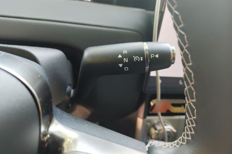 Used iCAR V23 2026 Model 550 Two-Wheel Drive Super Sports Edition Gear Lever