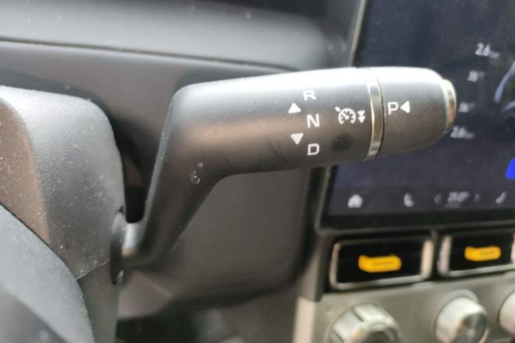 Used iCAR V23 2026 Model 401 Two-Wheel Drive Super Sports Edition Gear Lever