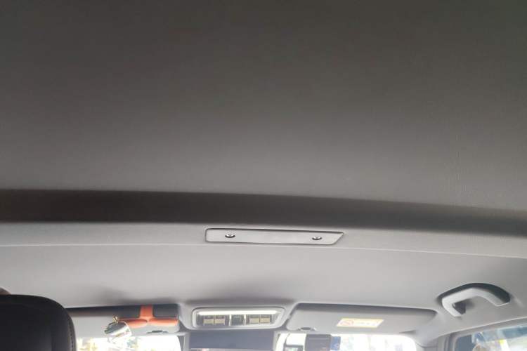 Used iCAR V23 2026 Model 550 Two-Wheel Drive Super Sports Edition Headliner