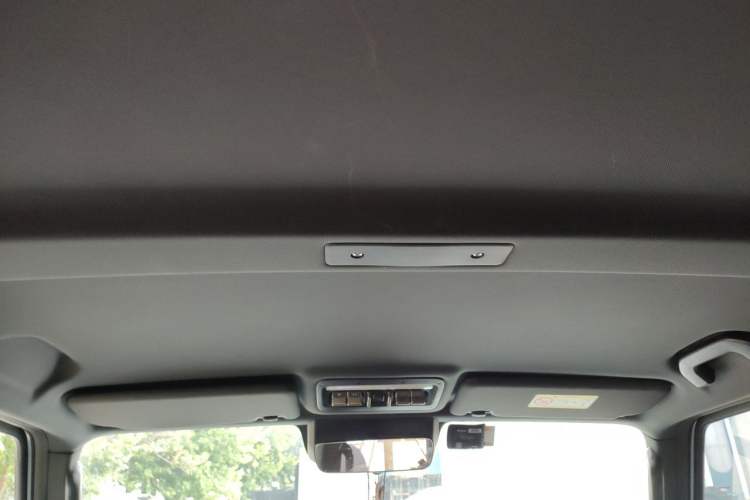 Used iCAR V23 2026 Model 401 Two-Wheel Drive Super Sports Edition Headliner
