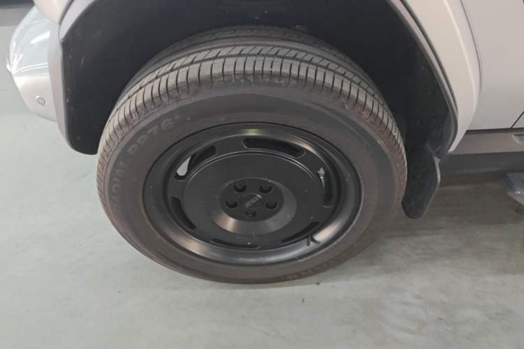 Used iCAR V23 2026 Model 401 Two-Wheel Drive Super Sports Edition Left Front Wheel Hub