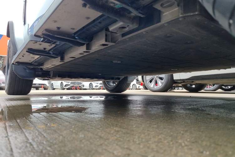 Used iCAR V23 2026 Model 550 Two-Wheel Drive Super Sports Edition Left Side Sill