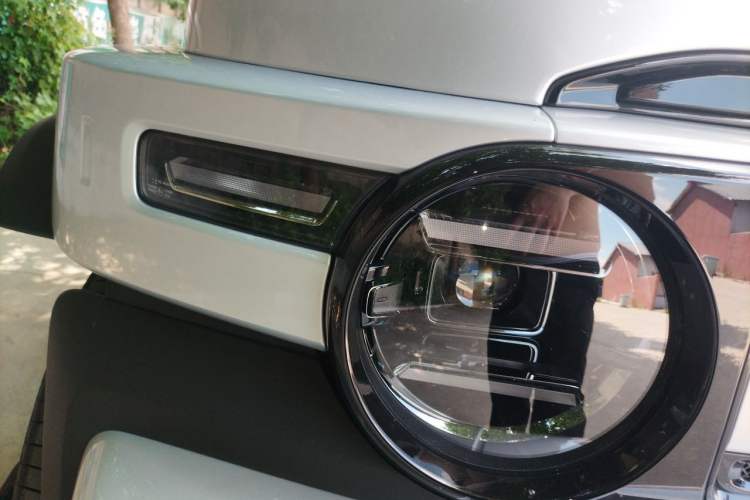 Used iCAR V23 2026 Model 550 Two-Wheel Drive Super Sports Edition Right Front Headlight