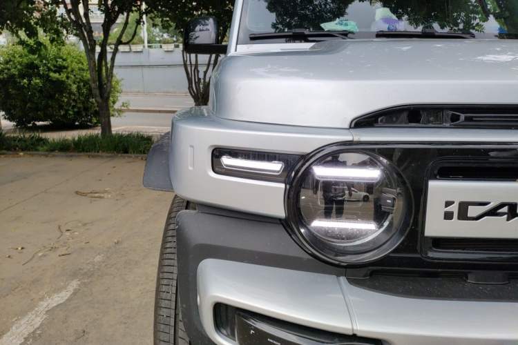 Used iCAR V23 2026 Model 401 Two-Wheel Drive Super Sports Edition Right Front Headlight