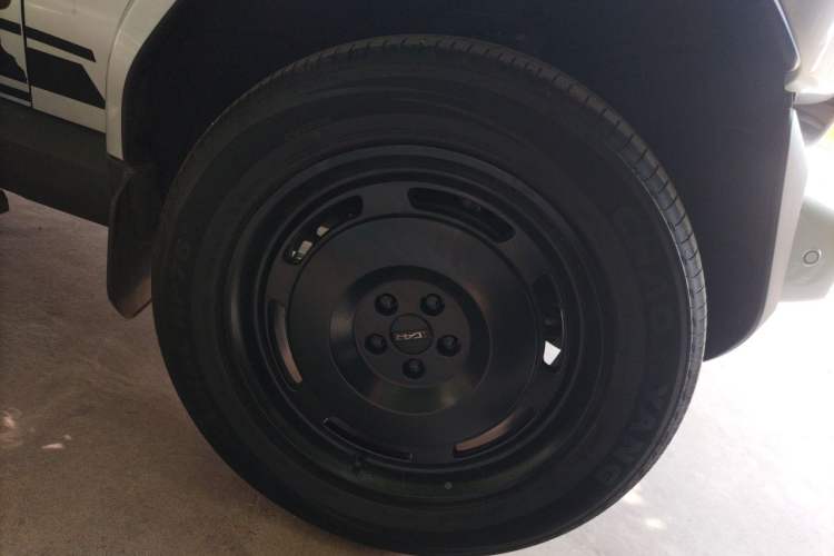 Used iCAR V23 2026 Model 550 Two-Wheel Drive Super Sports Edition Right Front Wheel Hub