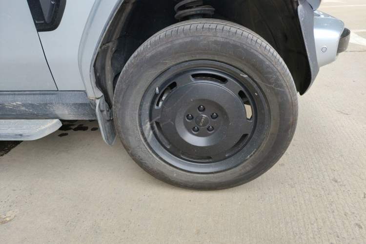 Used iCAR V23 2026 Model 401 Two-Wheel Drive Super Sports Edition Right Front Wheel Hub