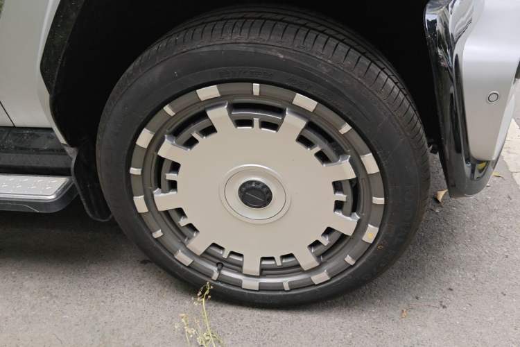 Used iCAR V23 2026 Model 550 Two-Wheel Drive Cyber Edition Right Front Wheel Hub