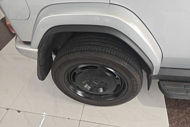 Used iCAR V23 2026 Model 401 Two-Wheel Drive Super Sports Edition Right Rear Wheel Hub