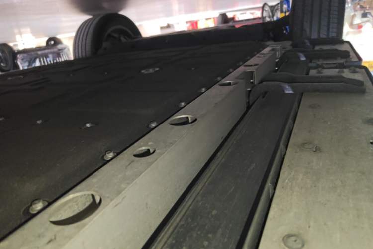 Used iCAR V23 2026 Model 401 Two-Wheel Drive Super Sports Edition Right Side Sill