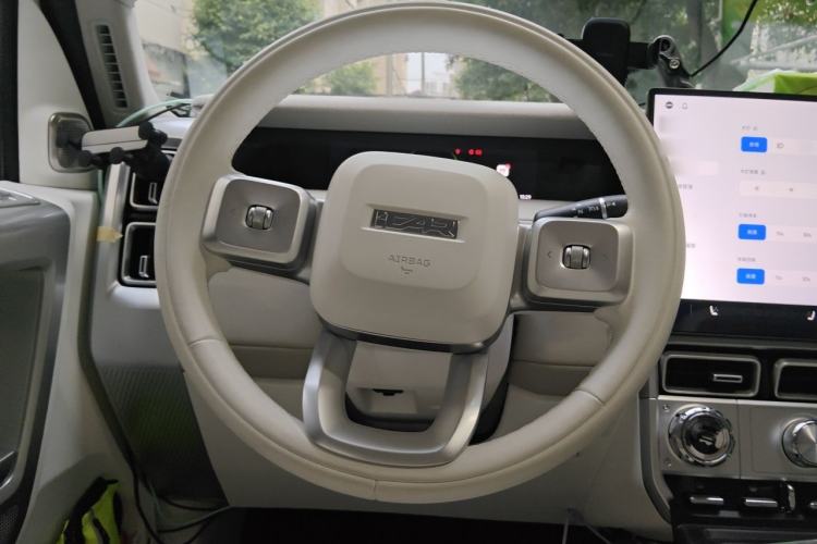 Used iCAR V23 2026 Model 550 Two-Wheel Drive Cyber Edition Steering Wheel