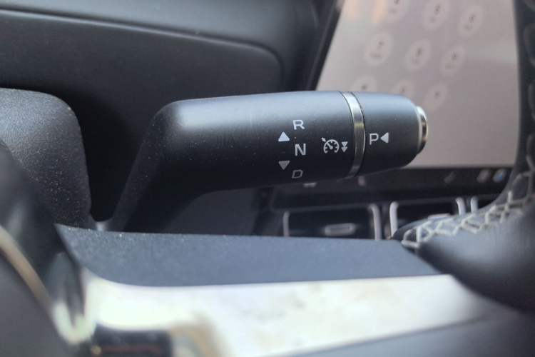 Used iCAR V23 2026 Model V23S 501 Four-Wheel Drive Peak Performance Edition Gear Lever