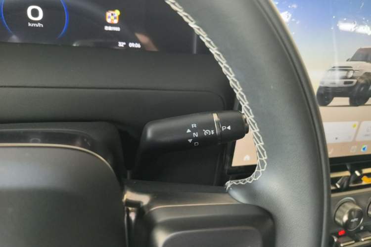 Used iCAR V23 2026 Model 550 Two-Wheel Drive Super Sports Edition Gear Lever