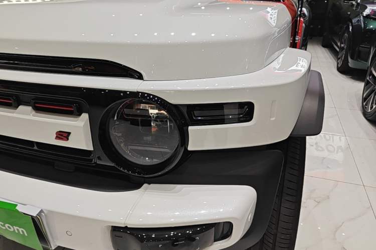 Used iCAR V23 2026 Model V23S 501 Four-Wheel Drive Peak Performance Edition Left Front Headlight