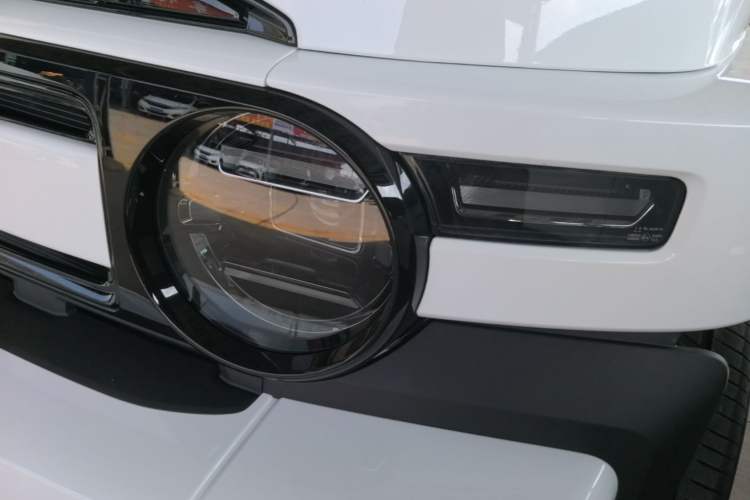 Used iCAR V23 2026 Model 550 Two-Wheel Drive Super Sports Edition Left Front Headlight