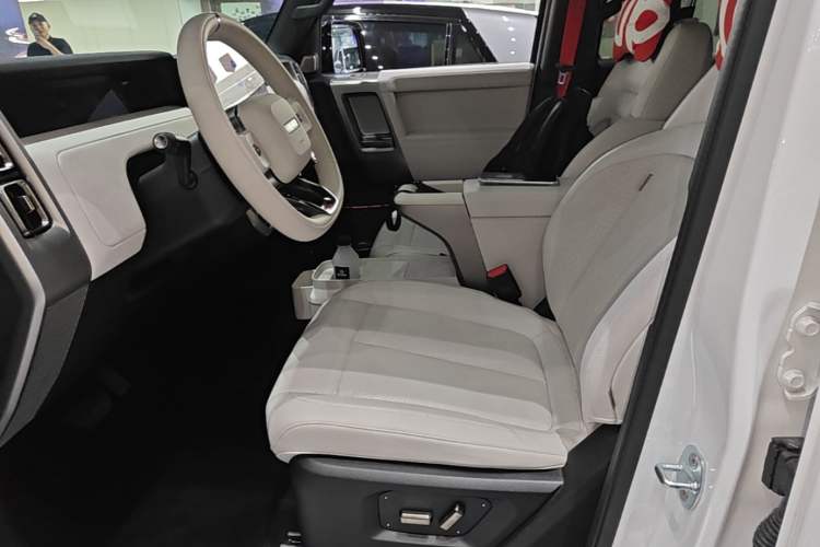 Used iCAR V23 2026 Model V23S 501 Four-Wheel Drive Peak Performance Edition Left Front Seat