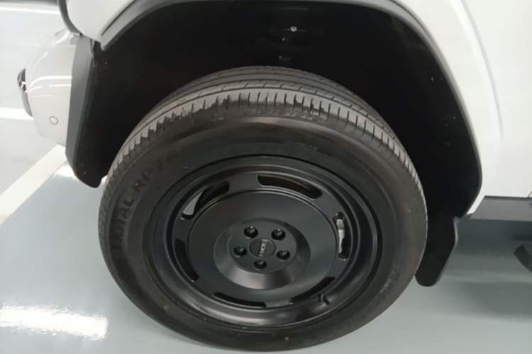 Used iCAR V23 2026 Model 550 Two-Wheel Drive Super Sports Edition Left Front Wheel Hub