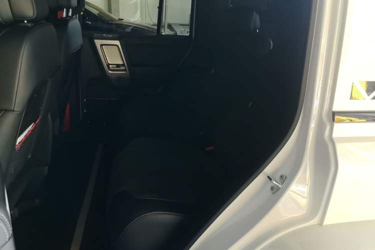 Used iCAR V23 2026 Model V23S 501 Four-Wheel Drive Peak Performance Edition Left Rear Seat