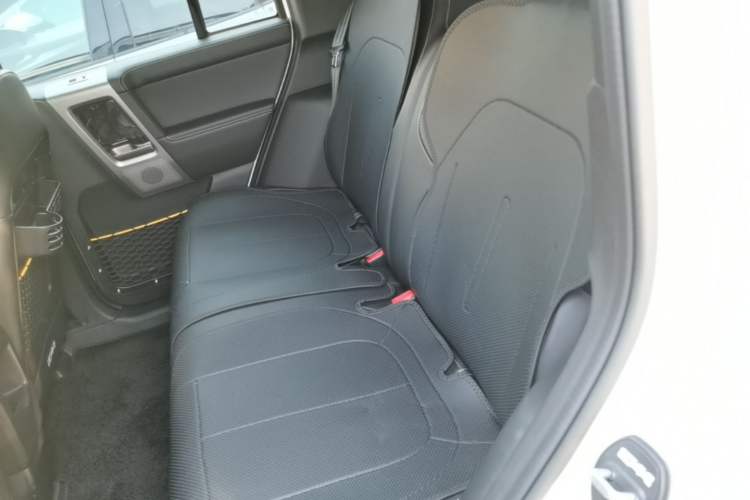 Used iCAR V23 2026 Model 550 Two-Wheel Drive Super Sports Edition Left Rear Seat
