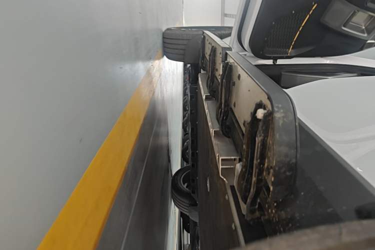 Used iCAR V23 2026 Model 550 Two-Wheel Drive Super Sports Edition Left Side Sill