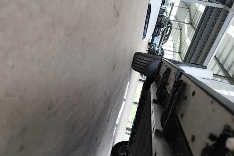 Used iCAR V23 2026 Model 550 Two-Wheel Drive Super Sports Edition Left Side Sill