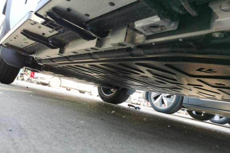 Used iCAR V23 2026 Model 550 Two-Wheel Drive Super Sports Edition Left Side Sill