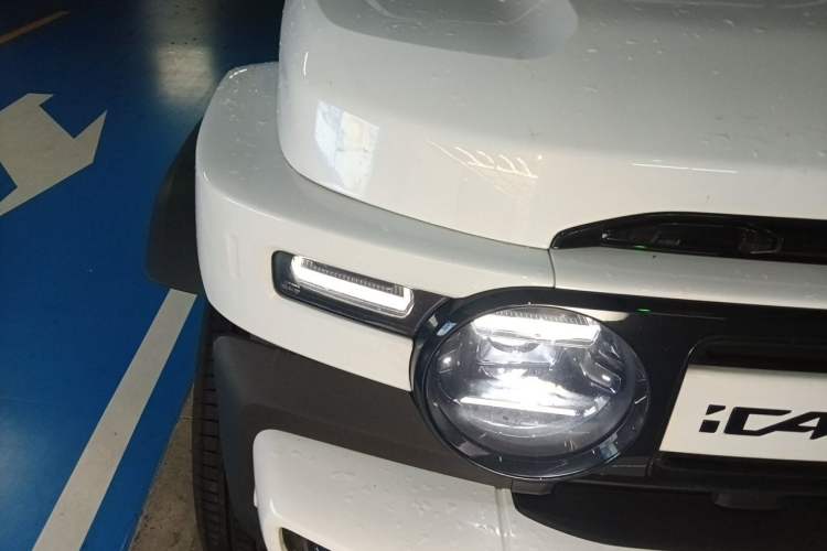 Used iCAR V23 2026 Model 401 Two-Wheel Drive Super Sports Edition Right Front Headlight
