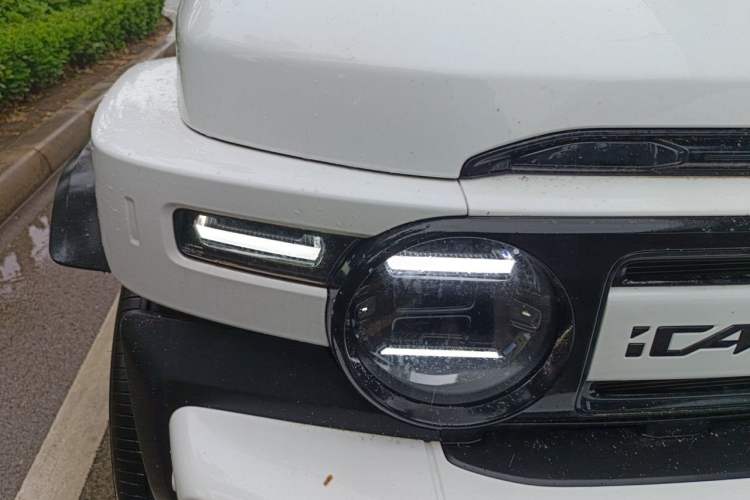 Used iCAR V23 2026 Model 550 Two-Wheel Drive Super Sports Edition Right Front Headlight