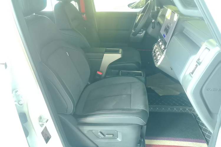 Used iCAR V23 2026 Model V23S 501 Four-Wheel Drive Peak Performance Edition Right Front Seat