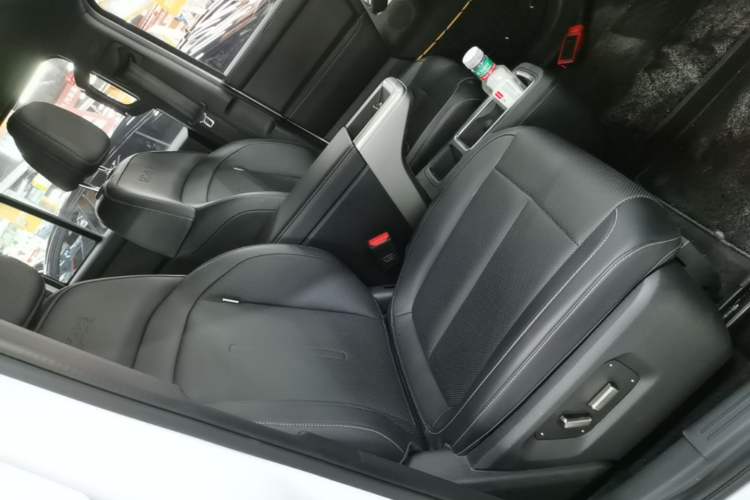 Used iCAR V23 2026 Model 550 Two-Wheel Drive Super Sports Edition Right Front Seat