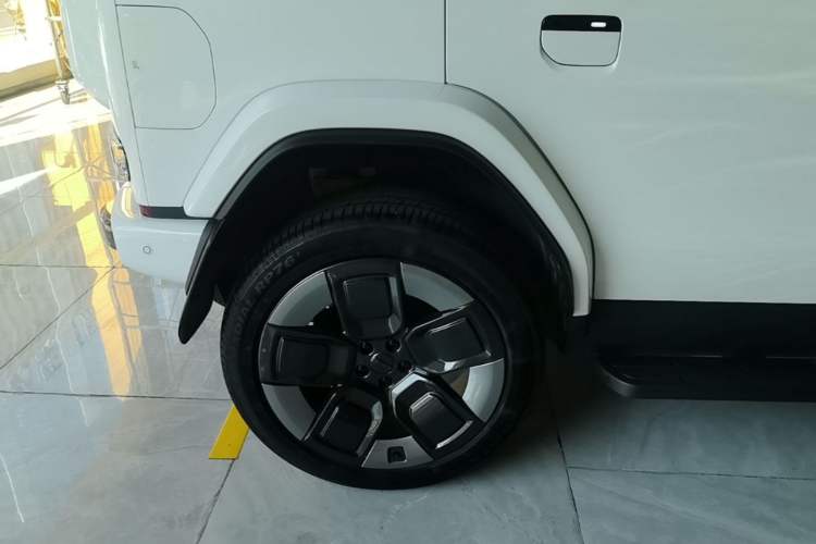Used iCAR V23 2026 Model V23S 501 Four-Wheel Drive Peak Performance Edition Right Rear Wheel Hub
