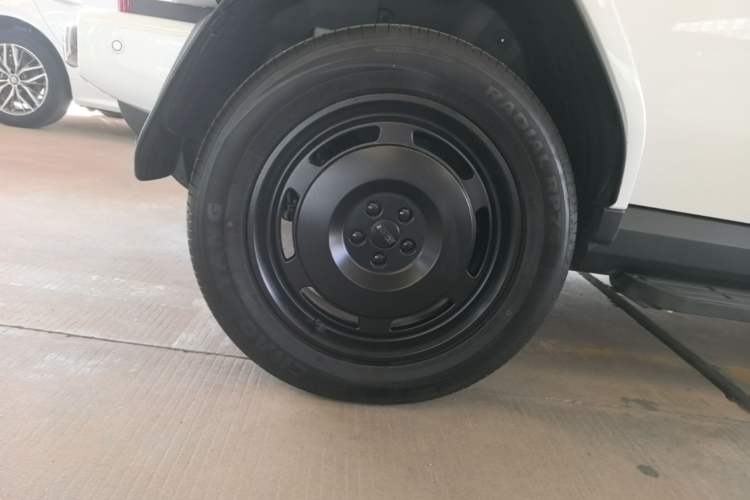 Used iCAR V23 2026 Model 550 Two-Wheel Drive Super Sports Edition Right Rear Wheel Hub