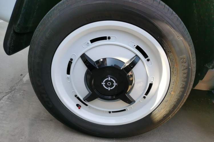 Used iCAR V23 2026 Model 550 Two-Wheel Drive Super Sports Edition Right Rear Wheel Hub