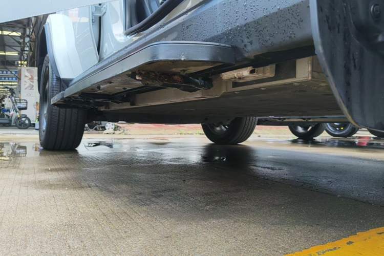 Used iCAR V23 2026 Model 550 Two-Wheel Drive Super Sports Edition Right Side Sill