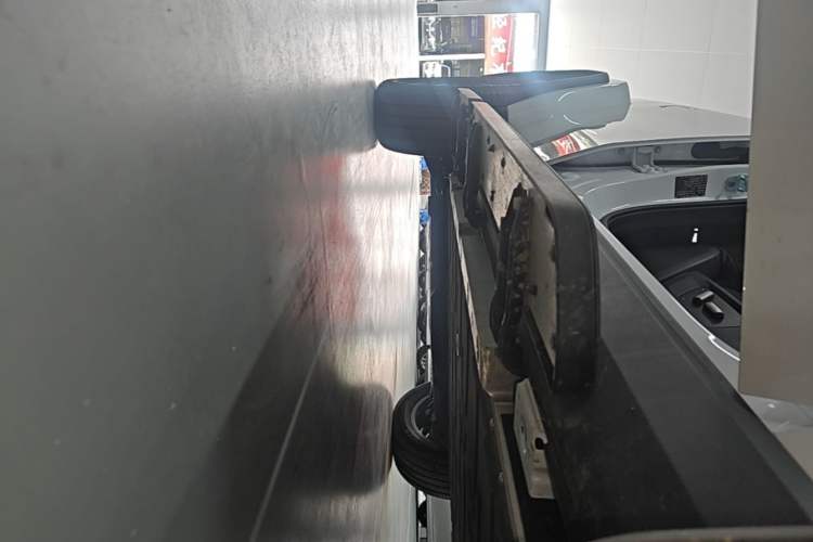 Used iCAR V23 2026 Model 550 Two-Wheel Drive Super Sports Edition Right Side Sill