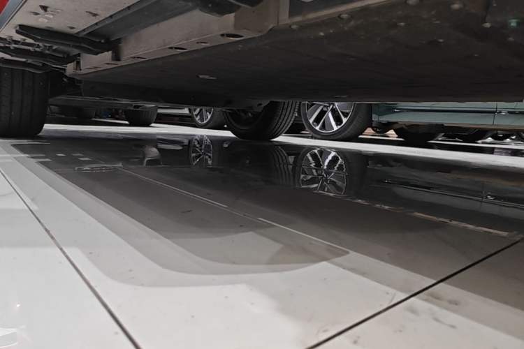Used iCAR V23 2026 Model V23S 501 Four-Wheel Drive Peak Performance Edition Right Side Sill